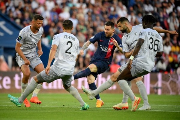 CBA杯战报：塔克22分7板，广厦103-99险胜青岛